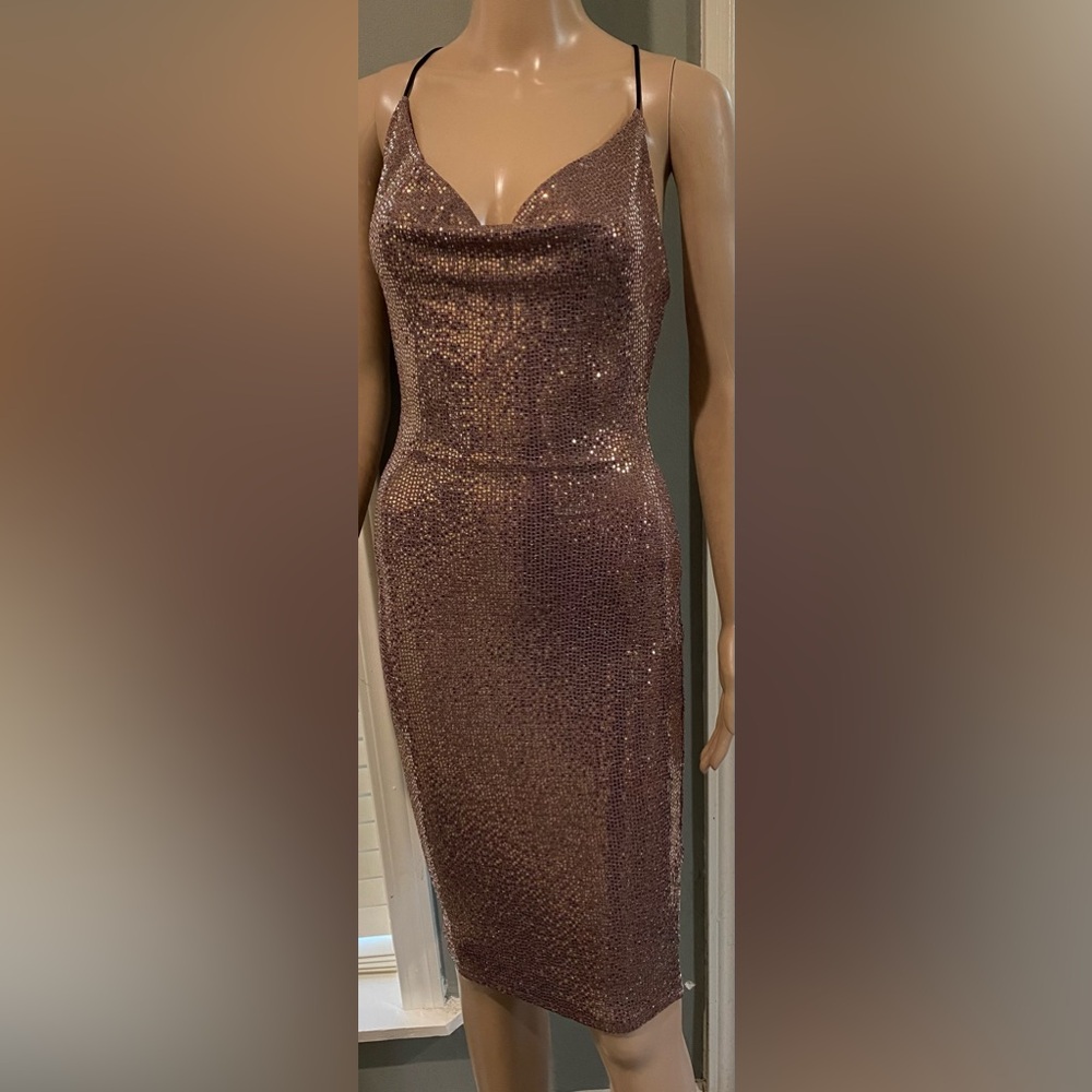 Elegant Sequin Dress in Shimmering Gold